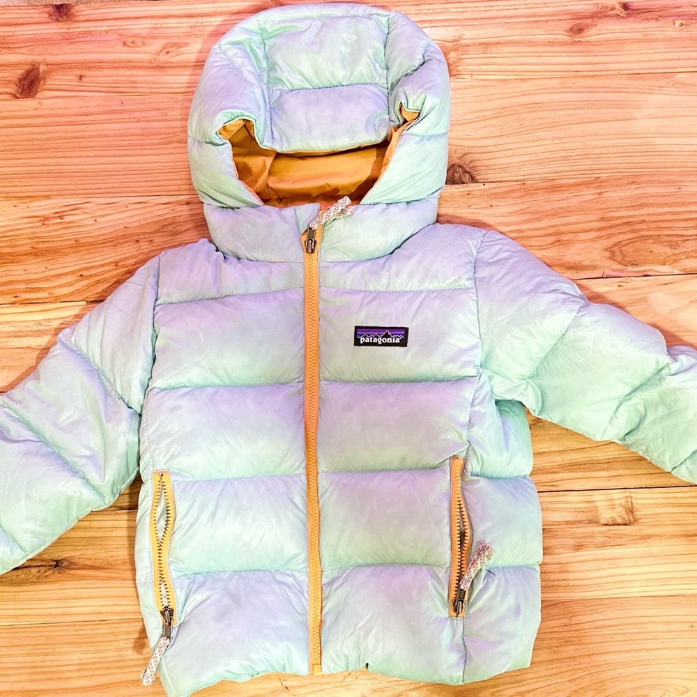 Patagonia hi-loft down Light Green Puffer Jacket 2T gender neutral